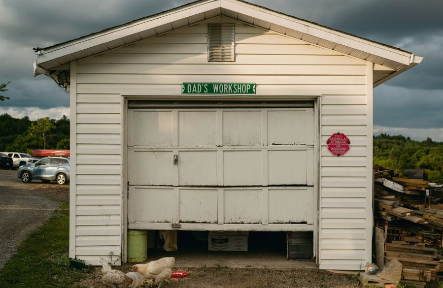 Garage door repair warning signs example